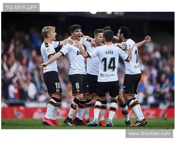 足球明星精彩瞬间高清图片记录展现球场风采与激情对决